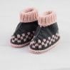 grau rosa Babyschuhe 3-6 Monate gestrickt aus Wolle