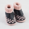 grau rosa Babyschuhe 3-6 Monate gestrickt aus Wolle