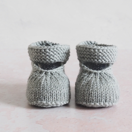 graue Babyschuhe, mit Riemchen, 0-3 Monate, gestrickt, aus Wolle