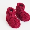 dunkelrote Babyschuhe 3-6 Monate gestrickt aus Wolle