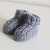 Babyschuhe, 0-3 Monate, von Hand gestrickt, in grau, aus Babygarn