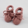 gestrickte Babyschuhe 0-3 Monate in dunkelrosé