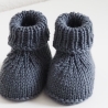 dunkelgraue Babyschuhe, 0-3 Monate, handgestrickt, aus Wolle