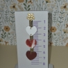Herz-Ohrringe aus Polymer Clay – Dangle-Ohrringe in Ros aRot|Weiß