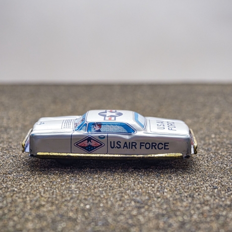 japanisches Blechauto U.S. Air Force 1945-1955 aus Fischkonserven