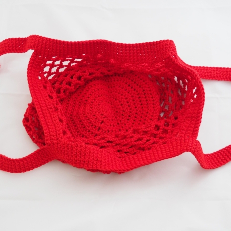 Häkeltasche Einkaufsnetz in rot aus Baumwolle mit Schulterriemen