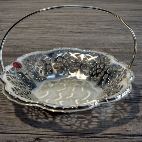 Feine versilberte Schale von Quist mit Bügel 14,5 cm  (HS)