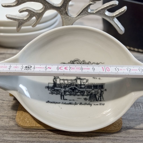 4er Set Porzellan Aschenbecher - Motiv: Historische Lokomotiven