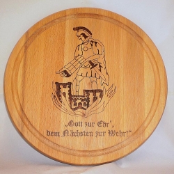 Holzteller mit Brandmalerei Motiv: Heiliger Florian Holzteller mit Brandmalerei Motiv: Heiliger Florian