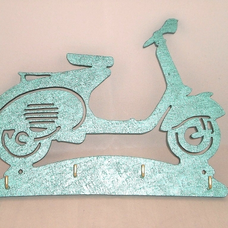Schlüsselbrett Motorroller aus Buchensperrholz grün