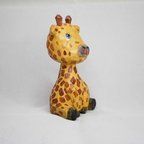 Giraffe, hand geschnitzt und bemalt aus Lindenholz 