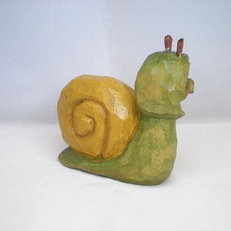 Schnecke, hand geschnitzt und bemalt