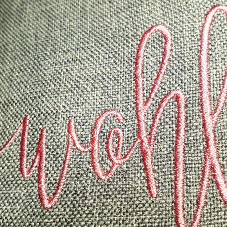 Kissen mit Wunschtext personalisierbar/ bestickt