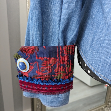 Armschmuck, Blusenmanschetten, vergoldete Knöpfe, Einzelstück