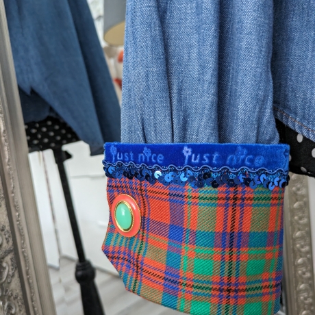 Armschmuck, Blusenmanschetten, vergoldete Knöpfe, Einzelstück