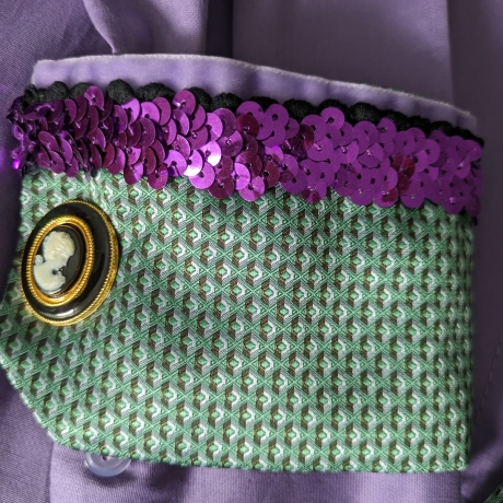 Armschmuck, Blusenmanschetten, Seide 100%, vergoldete Gemmeknöpfe