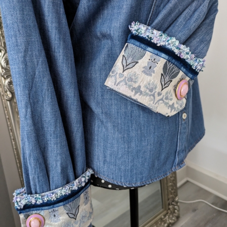 Blusenmanschetten, Armschmuck, Einzelstück, vergoldete Knöpfe