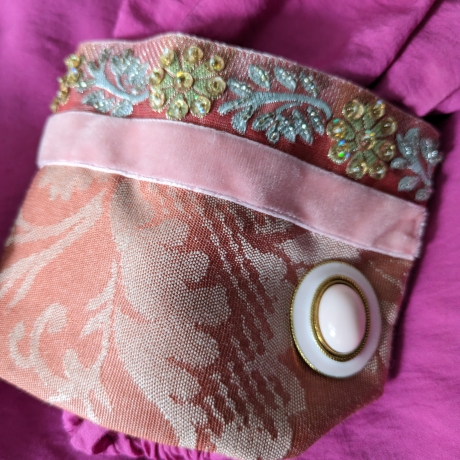 Armschmuck, Blusenmanschetten, vergoldete Knöpfe, Einzelstück