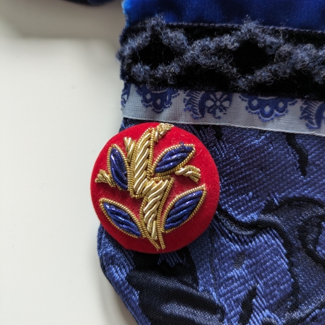 Armschmuck, Blusenmanschetten, handbestickte Knöpfe, Einzelstück