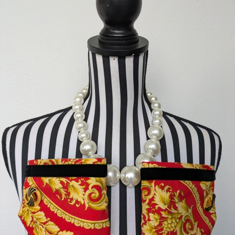 Einzigartiger Armschmuck aus einem Versace Seidentuch gefertigt