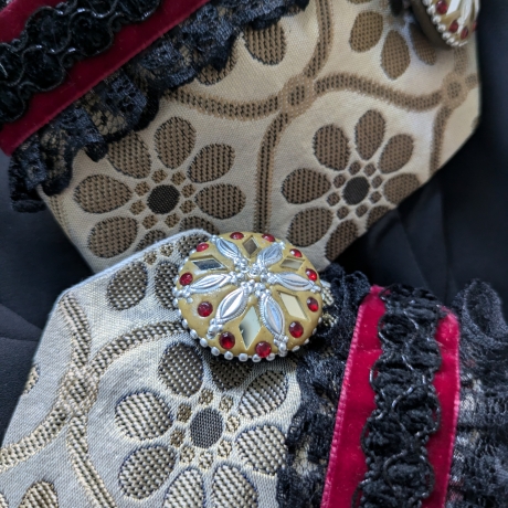 Bezaubernder Armschmuck mit ausdrucksstarken Manschettenknöpfen