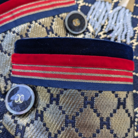 Eleganter Armschmuck im klassischen Stil