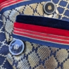 Eleganter Armschmuck im klassischen Stil