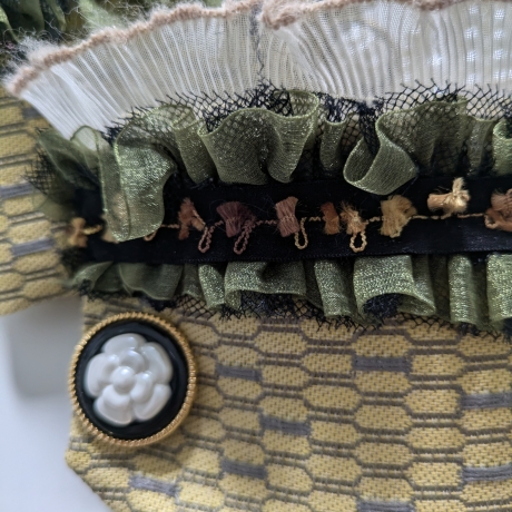 Bezaubernder Armschmuck mit Pariser Coco Flair...