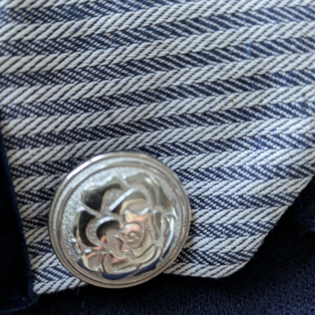 Edelklassiker in der Farbgebung. Ein zauberhafter Armschmuck
