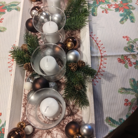 Advent- Tischdeko, Blickfang für den Kaffeetisch