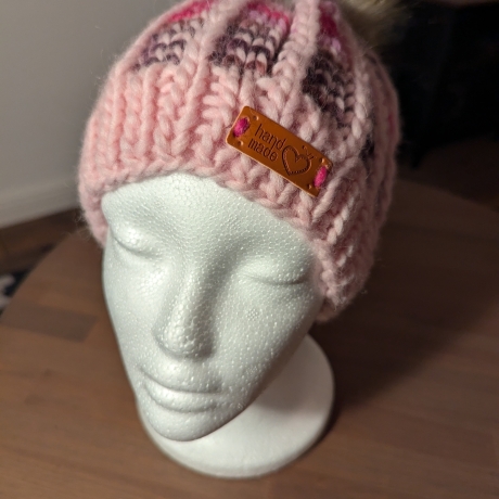 Kuschelige Wintermütze - handgestrickt