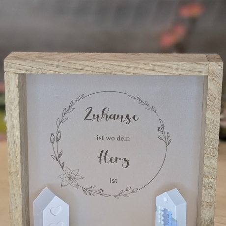 Dekorativer Holzrahmen mit liebevollen Spruch & Lichterkette