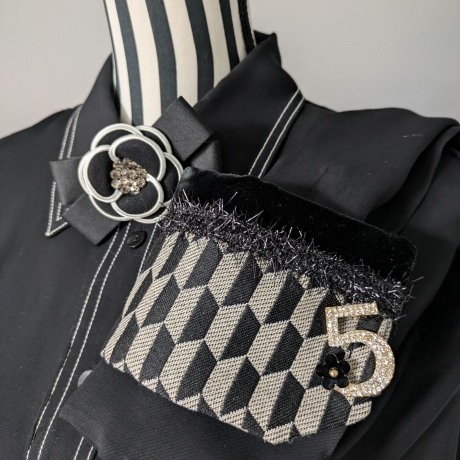 Glamouröser Armschmuck im Coco Style, strassbesetzt