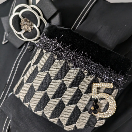 Glamouröser Armschmuck im Coco Style, strassbesetzt