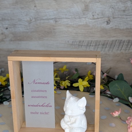 Dekorativer Holzrahmen mit Motivations-Spruch & Yoga-Fuchs