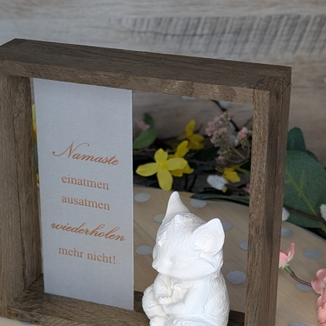 Dekorativer Holzrahmen mit Motivations-Spruch & Yoga-Fuchs