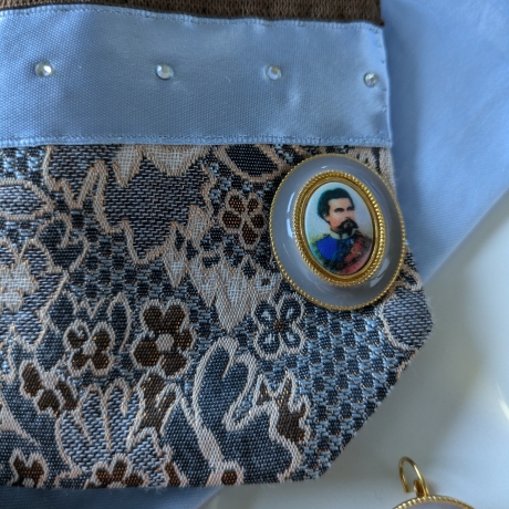 Königlich eleganter Armschmuck der jedes Styling verzaubert