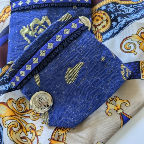 Stilvoller Armschmuck mit Goldakzent - Einzelstück Anfertigung