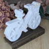 Fahrrad auf Holzrahmen