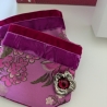 Floraler Armschmuck mit ausdrucksstarkem Manschettenknopf- Unikat