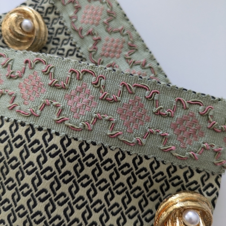 Deluxe Armschmuck mit besonderer Raffinesse - Einzelstück