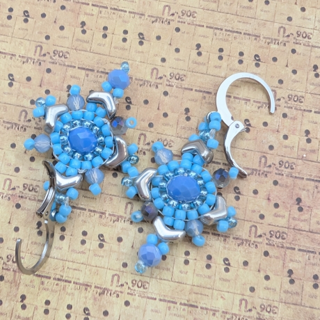 Boho Hängeohrringe aus Glasperlen in Silber/Blau, handmade