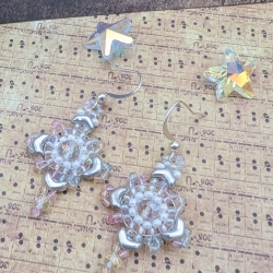 Boho Hängeohrringe aus Glasperlen in Transparent, handmade