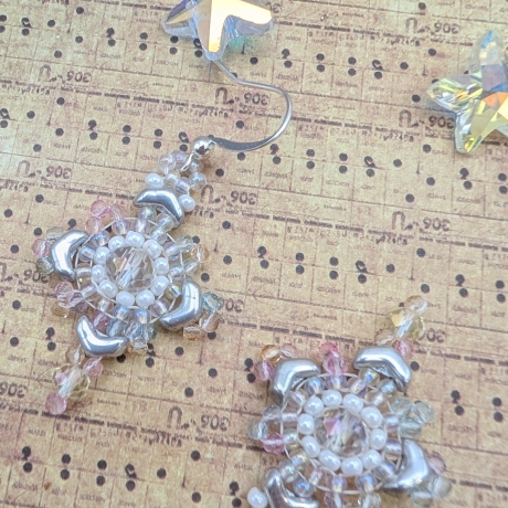 Boho Hängeohrringe aus Glasperlen in Transparent, handmade