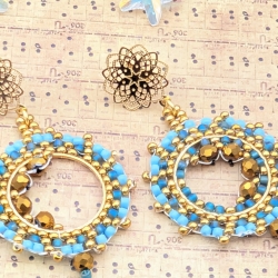 Boho Hängeohrringe aus Glasperlen in Gold, handmade