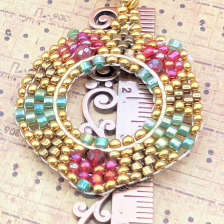 Boho Hängeohrringe aus Glasperlen in Gold, handmade