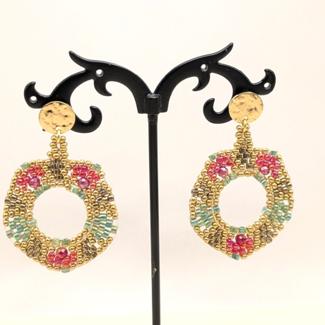 Boho Hängeohrringe aus Glasperlen in Gold, handmade