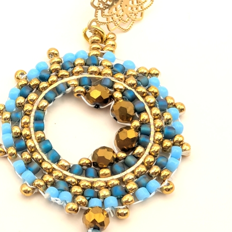 Boho Hängeohrringe aus Glasperlen in Gold, handmade