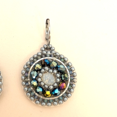 Boho Hängeohrringe aus Glasperlen in Silber/Blau, handmade