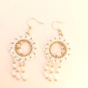 Boho Hängeohrringe aus Glasperlen in Weiß/Gold, handmade
